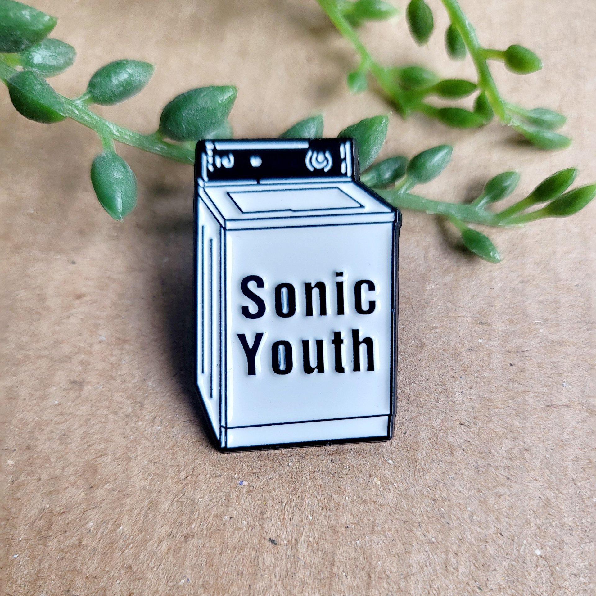 Sonic Youth Enamel Pin badge